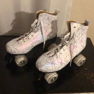 Skates